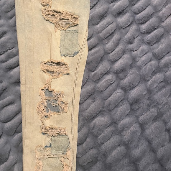 MENS TRENDY RIPPED JEANS - Picture 3 of 6